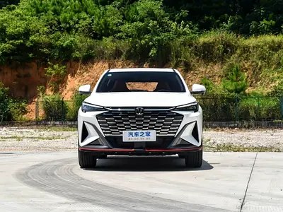 نمای دیگر چانگان X5 Plus اوتر 2026