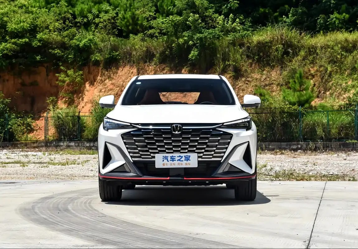 نمای دیگر چانگان X5 Plus اوتر 2026