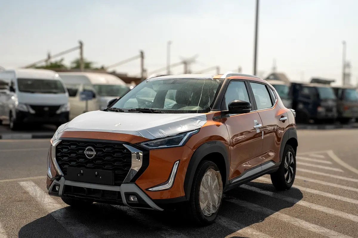 نمای دیگر نیسان مگنیت SV 2025