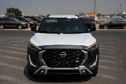 نمای دیگر نیسان مگنیت SV 2025