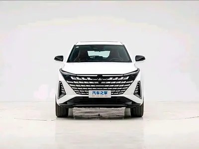 نمای دیگر چانگان UNI-Z پریمیوم 2025