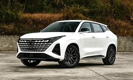 نمای دیگر چانگان UNI-Z پریمیوم 2026