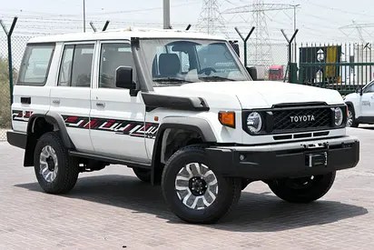 نمای دیگر تویوتا لندکروزر سری 70 LC 76 LX 2026