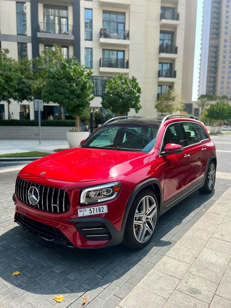 نمای دیگر مرسدس بنز جی ال بی کلاس GLB 35 AMG 4MATIC 2021