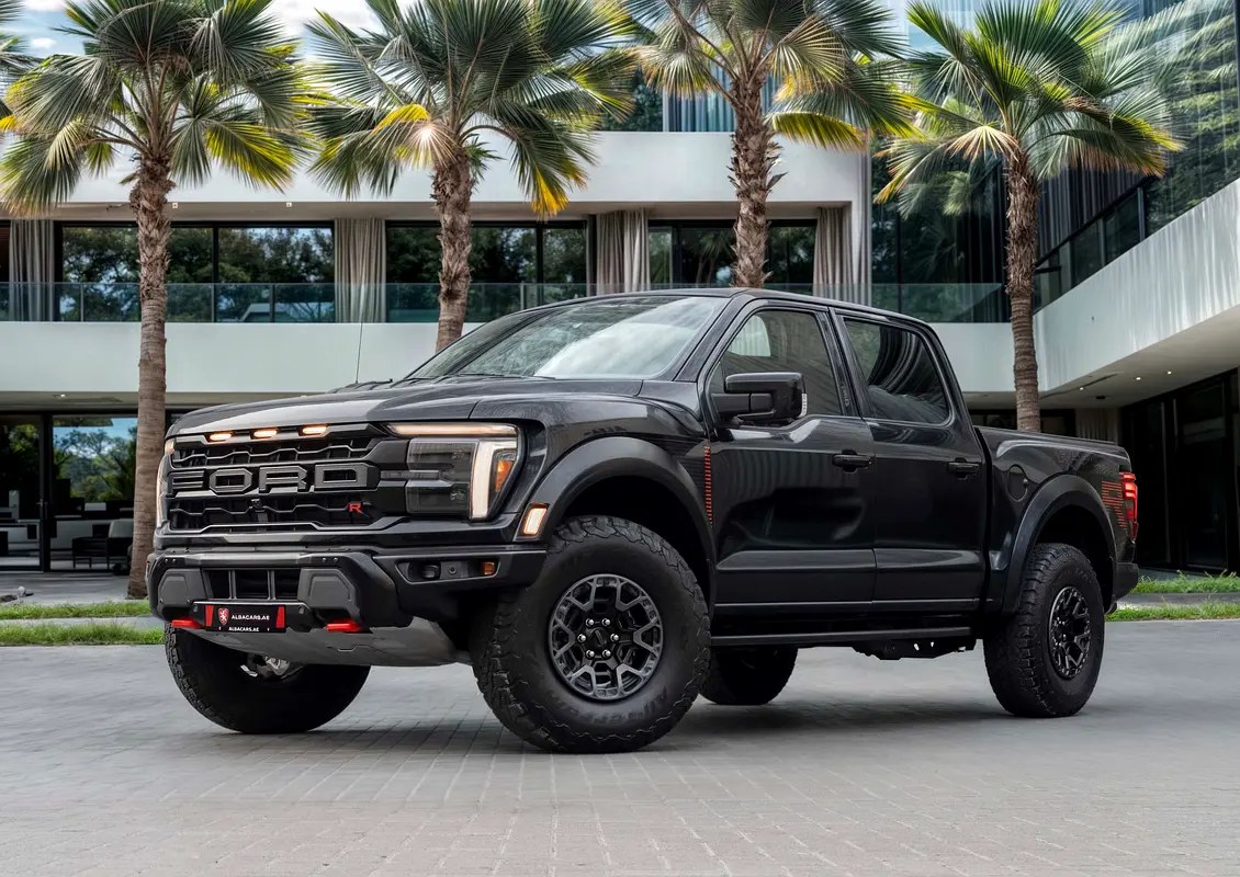 نمای دیگر فورد F-150 رپتور R 2024