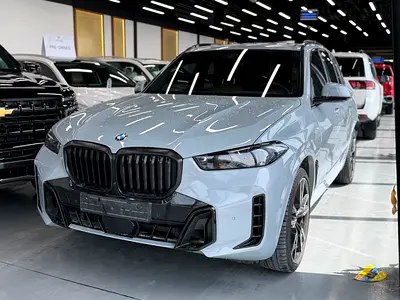 نمای دیگر بی ام و X5 xDrive40i 2024