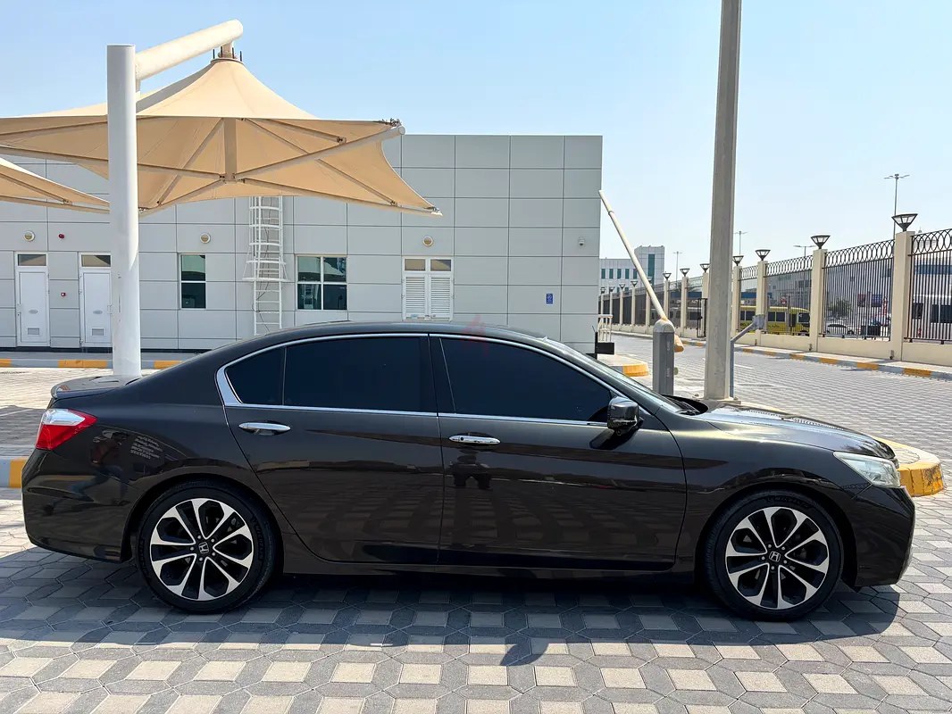 نمای دیگر هوندا آکورد LX اسپرت 2016