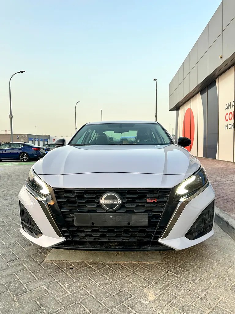 نمای دیگر نیسان آلتیما SR 2024