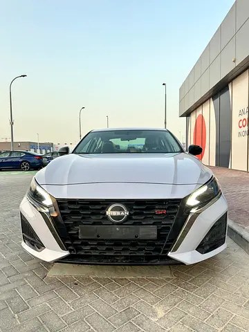 نمای دیگر نیسان آلتیما SR 2024