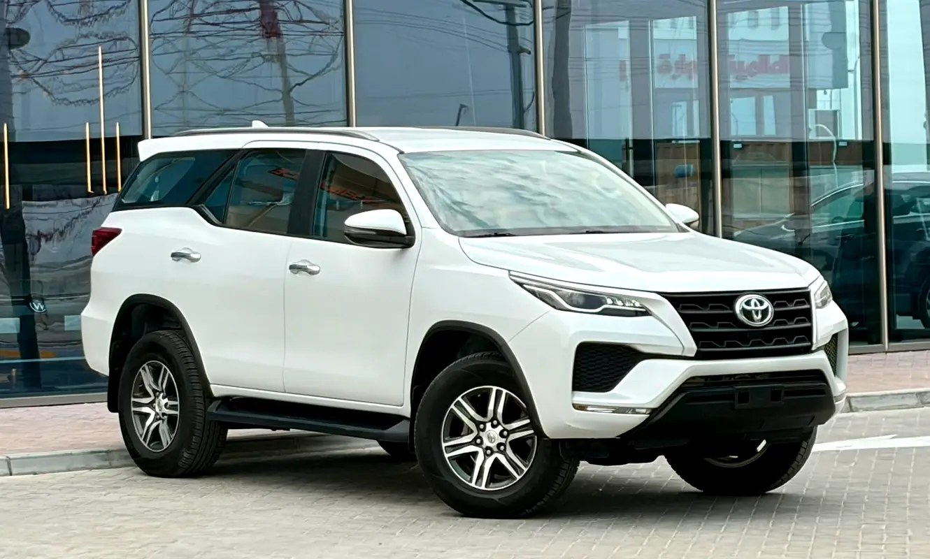 نمای دیگر تویوتا فورچونر EXR 2023