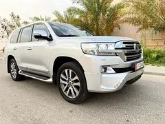 تویوتا لندکروزر VXR 2017