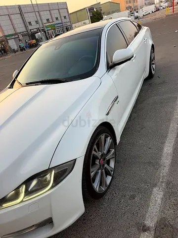نمای دیگر جگوار XJ لوکس (LWB) 2017