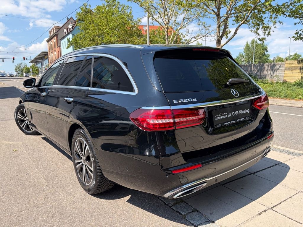 نمای دیگر مرسدس بنز E 220 d 4Matic/دوربین360*/KEYLESS/ASISS/AHK/ACC