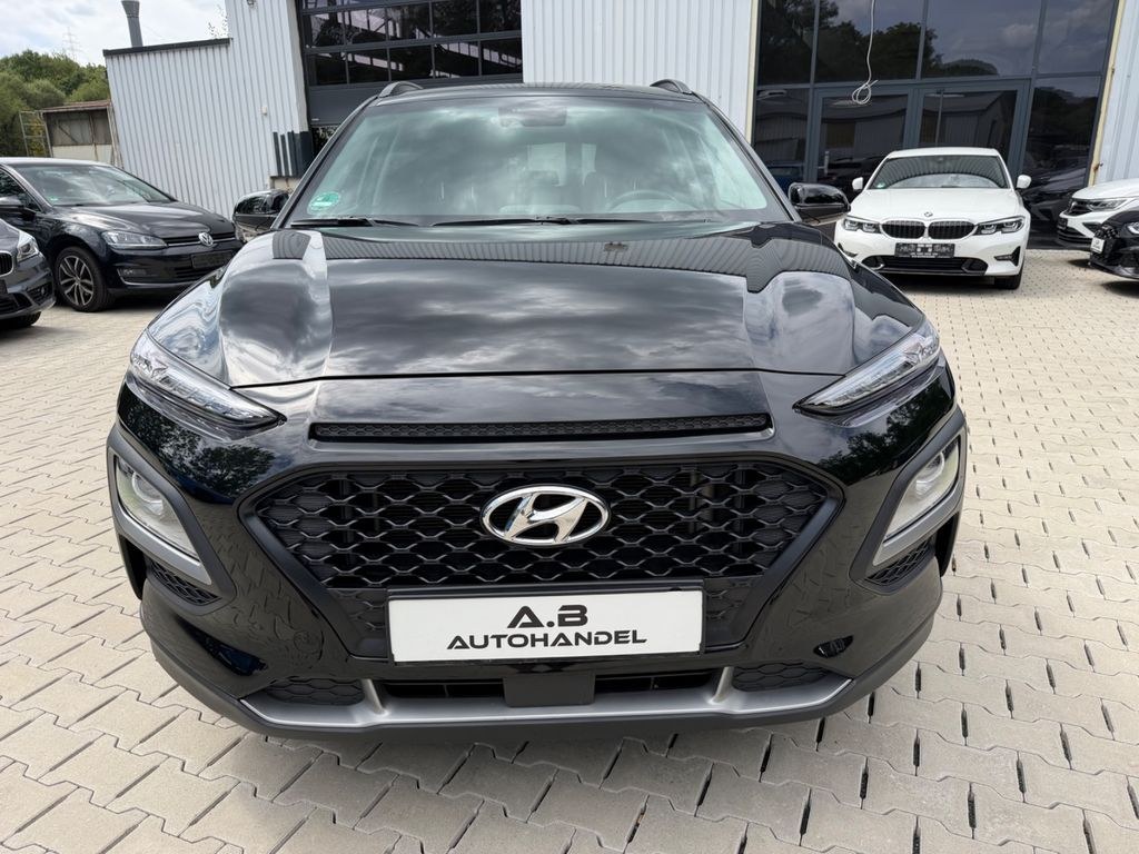 نمای دیگر هیوندای کونا ادونتیج 2WD AHK/کولر/ناوی/65655km!