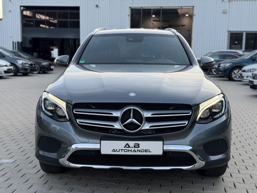 نمای دیگر مرسدس بنز GLC 220 d 4Matic اکسکلوزیو/دوربین/قلاب یدک/LED/104.100km