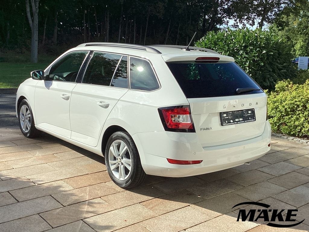نمای دیگر اشکودا فابیا کمبی امبیشن 1.0 TSI AHK GRA RFK PDC ALU