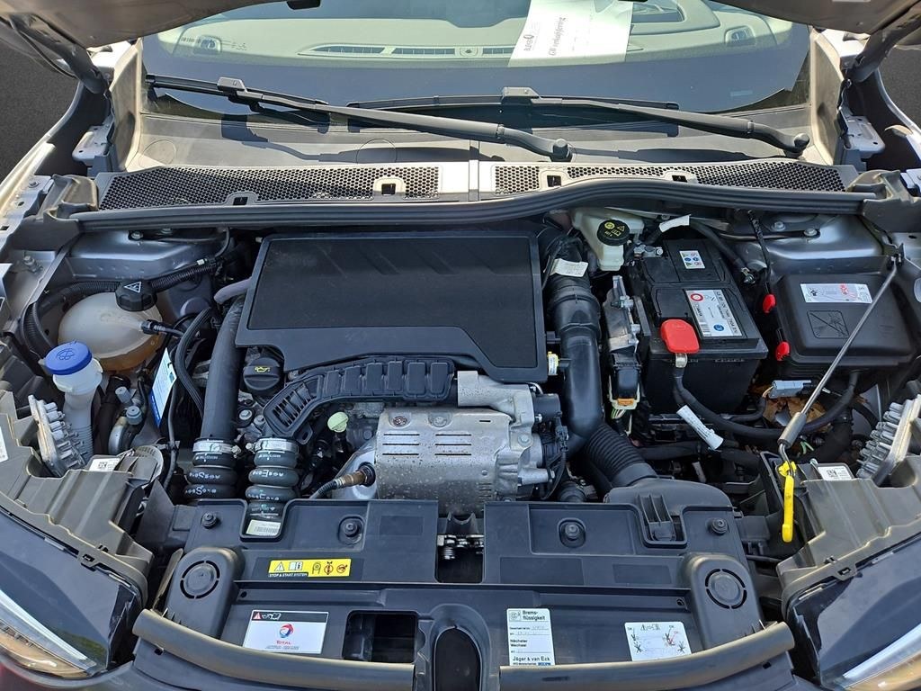 نمای دیگر DS Automobiles DS3 Crossback Performance Line