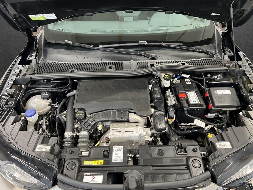 نمای دیگر DS Automobiles DS3 Crossback Montmartre