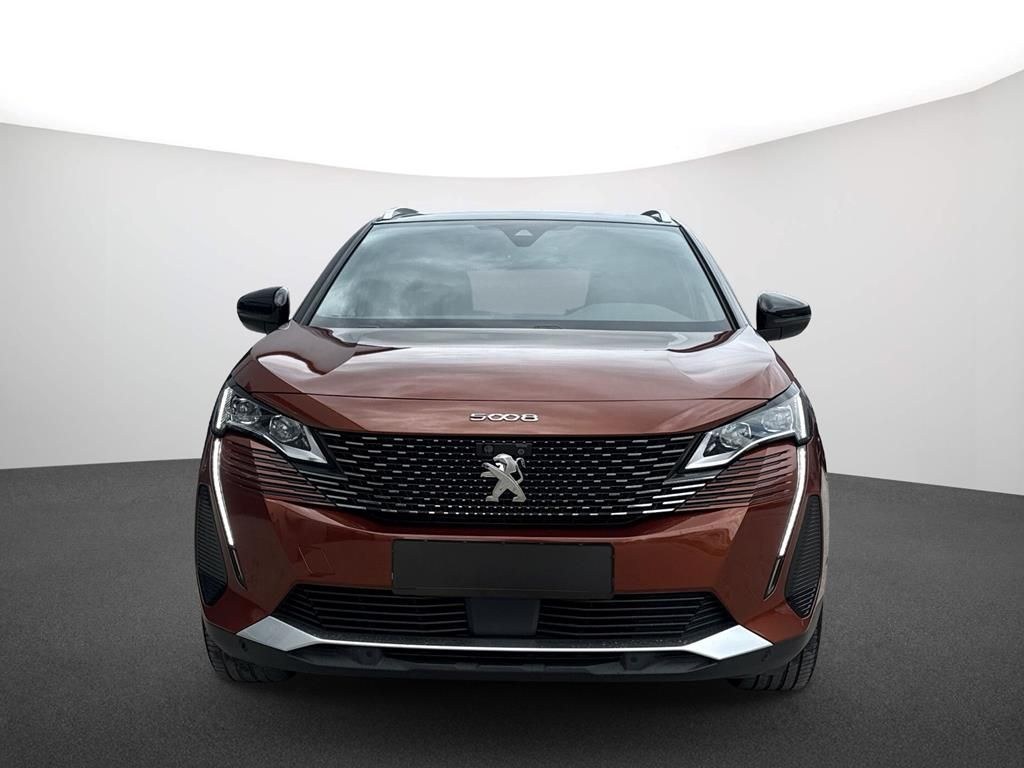 نمای دیگر پژو 5008 GT BlueHDI 180 EAT8