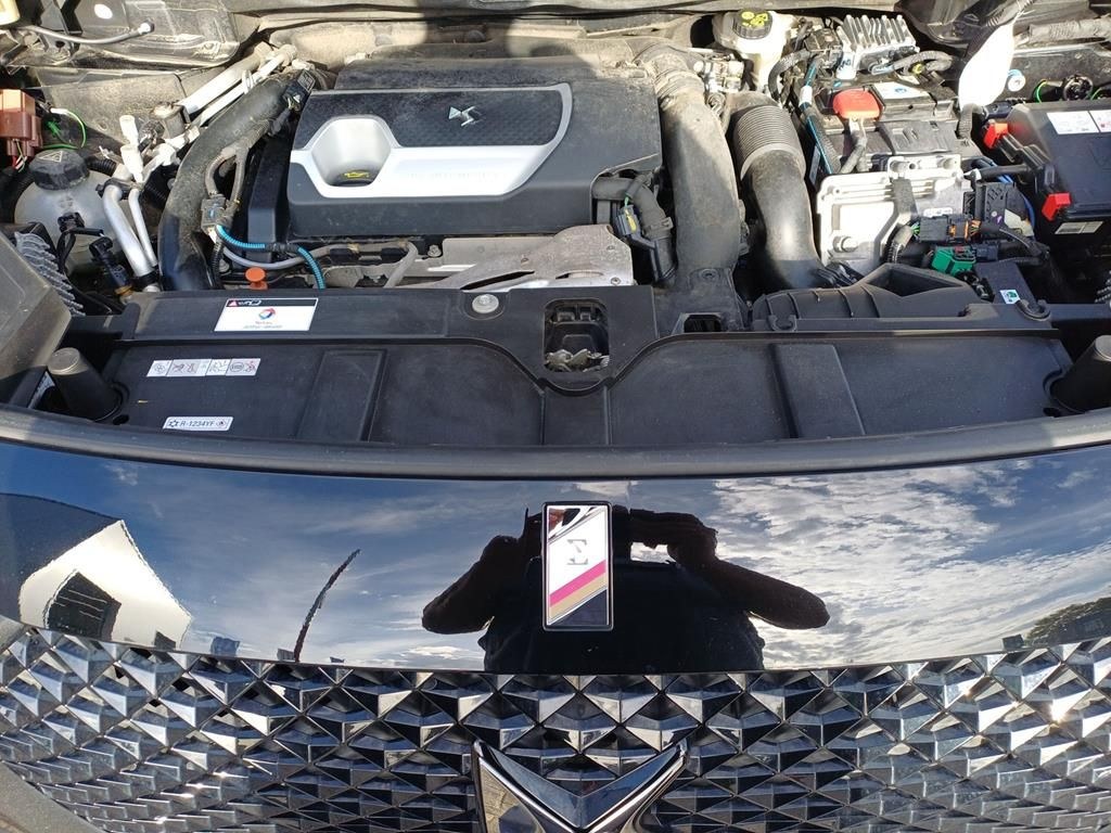 نمای دیگر دی اس اتومبیل DS7 کراس‌بک E-Tense 225 Performance Line