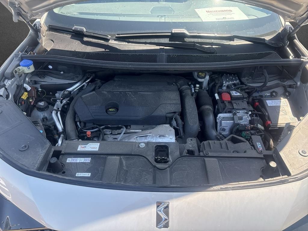 نمای دیگر دی اس اتومبیل DS7 کراس‌بک E-Tense 225 kW Opera 4x2