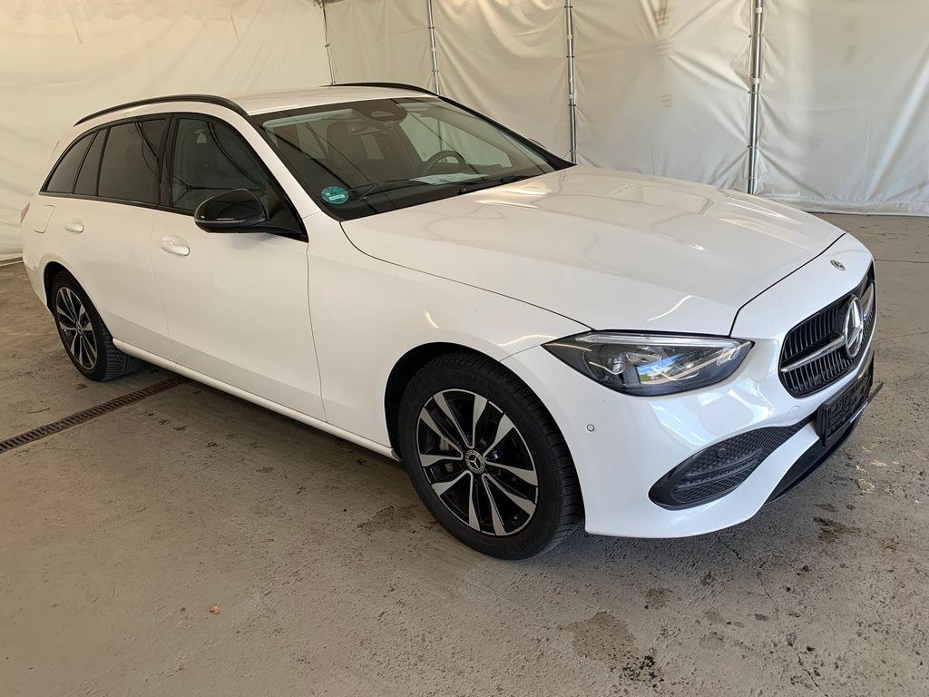 نمای دیگر مرسدس بنز C 300 e وایداسکرین دیسترونیک مموری کام آمبینته