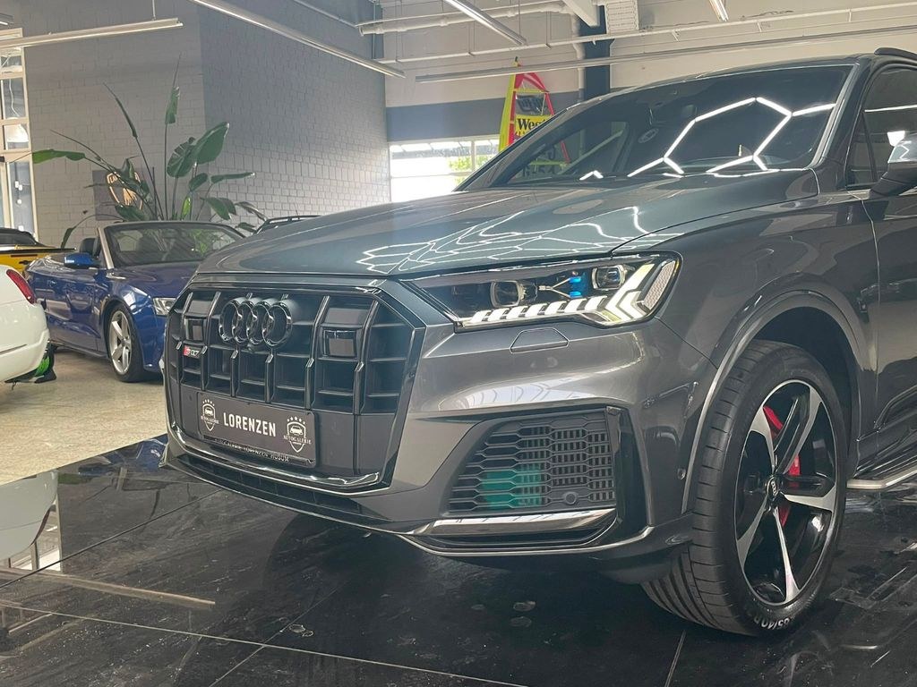 نمای دیگر آئودی SQ7 4.0 TDI کواترو دست اول رائوت- AHK- B&O-21-لیزری