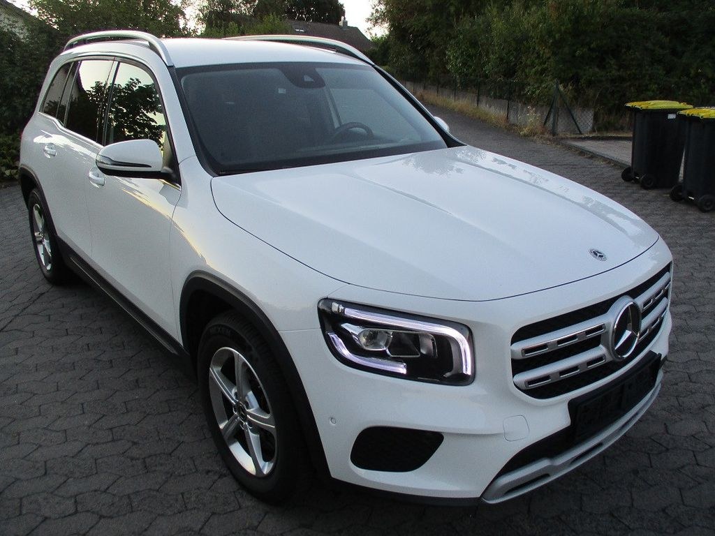 نمای دیگر مرسدس بنز GLB 200 d+چرم+AHK+LED چراغ جلو