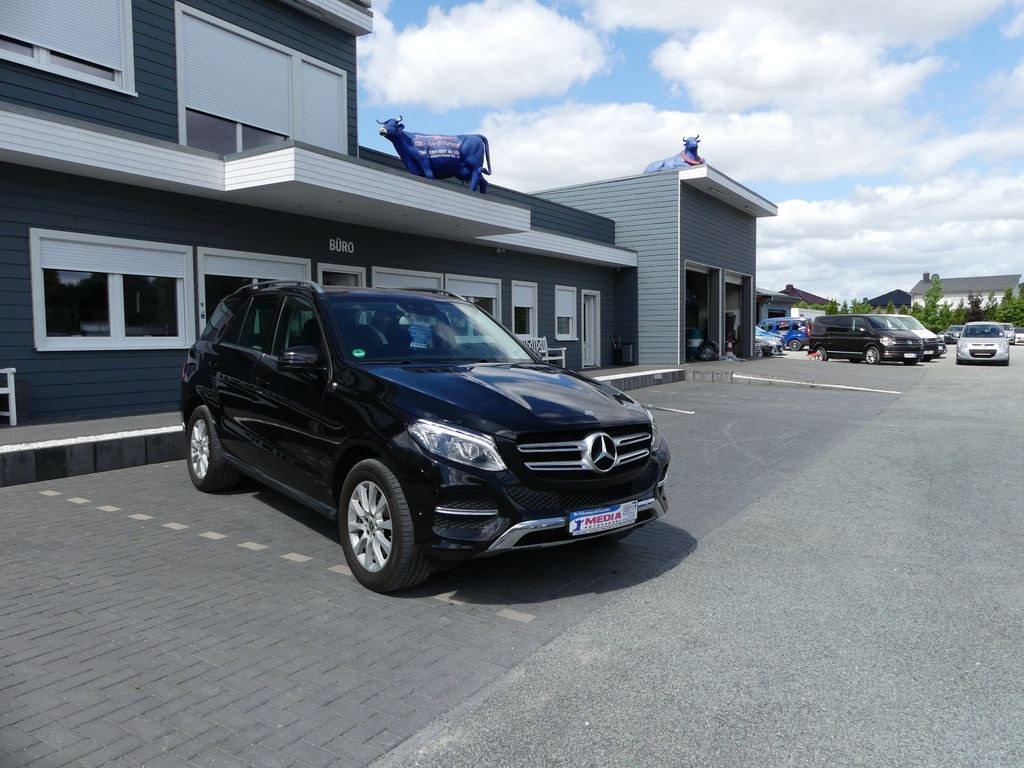 نمای دیگر مرسدس بنز GLE 400 4Matic "83TKM"