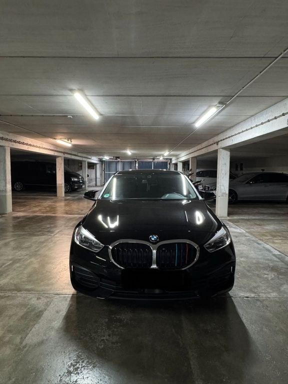 نمای دیگر بی ام و 118i - 2020