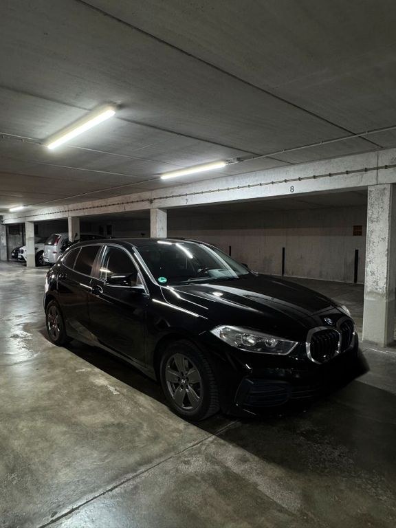 نمای دیگر بی ام و 118i - 2020