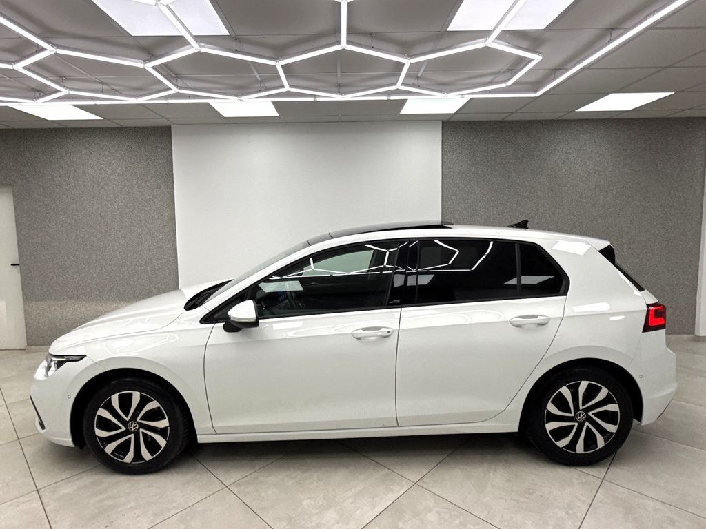 نمای دیگر فولکس واگن گلف 2.0 TDI لایف اکتیو پانو HUD ماتریکس ACC AHK