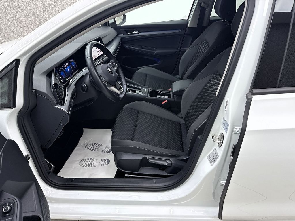 نمای دیگر فولکس واگن گلف 2.0 TDI لایف اکتیو پانو HUD ماتریکس ACC AHK