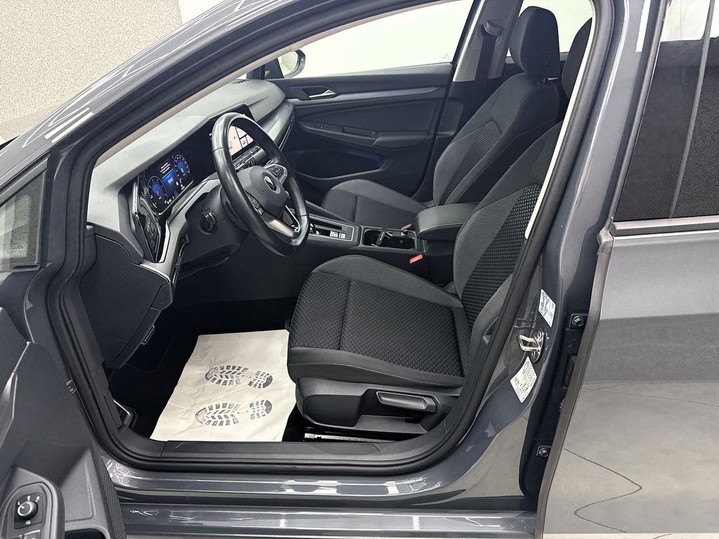 نمای دیگر فولکس واگن گلف 2.0 TDI لایف اکتیو پانو HUD ماتریکس ACC AHK