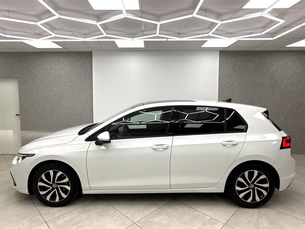 نمای دیگر فولکس واگن گلف 2.0 TDI لایف اکتیو پانو HUD ماتریکس ACC AHK