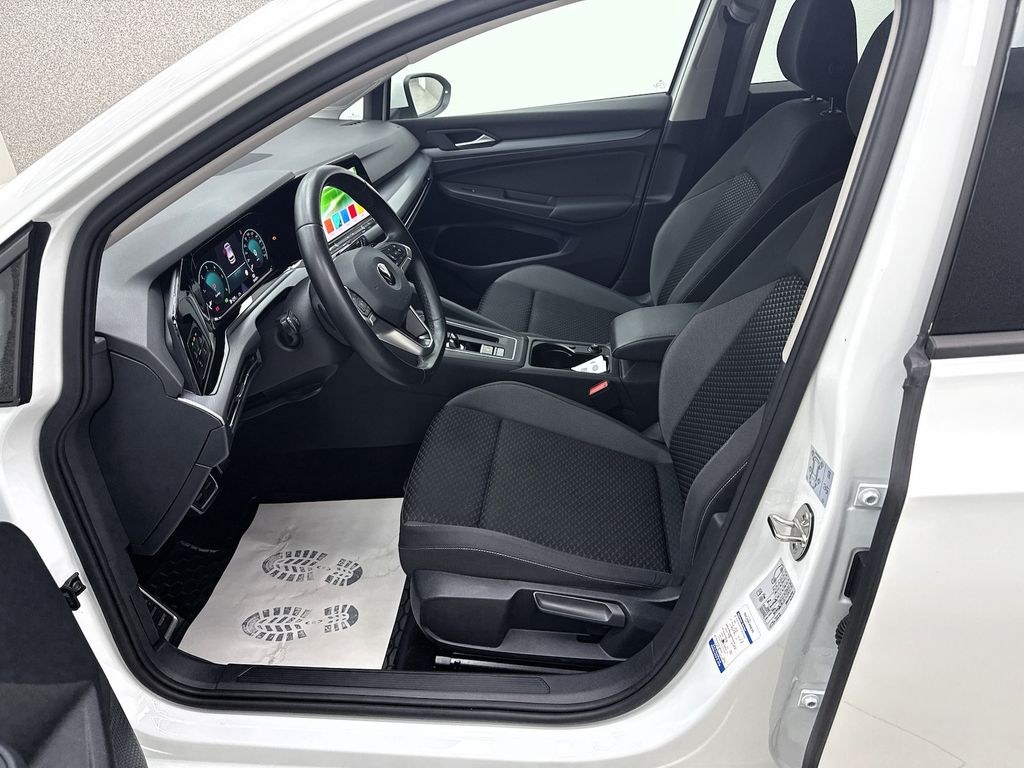 نمای دیگر فولکس واگن گلف 2.0 TDI لایف اکتیو پانو HUD ماتریکس ACC AHK