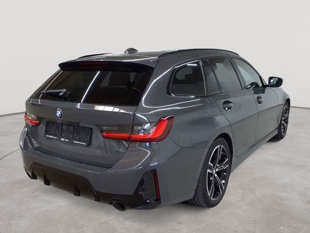 نمای دیگر بی ام و 320i تورینگ اتوماتیک M-SPORT باربند ناوبری LED