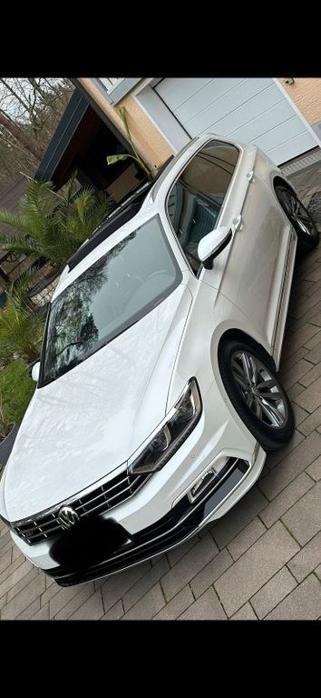 نمای دیگر فولکس واگن پاسات 2.0 TSI 220PS