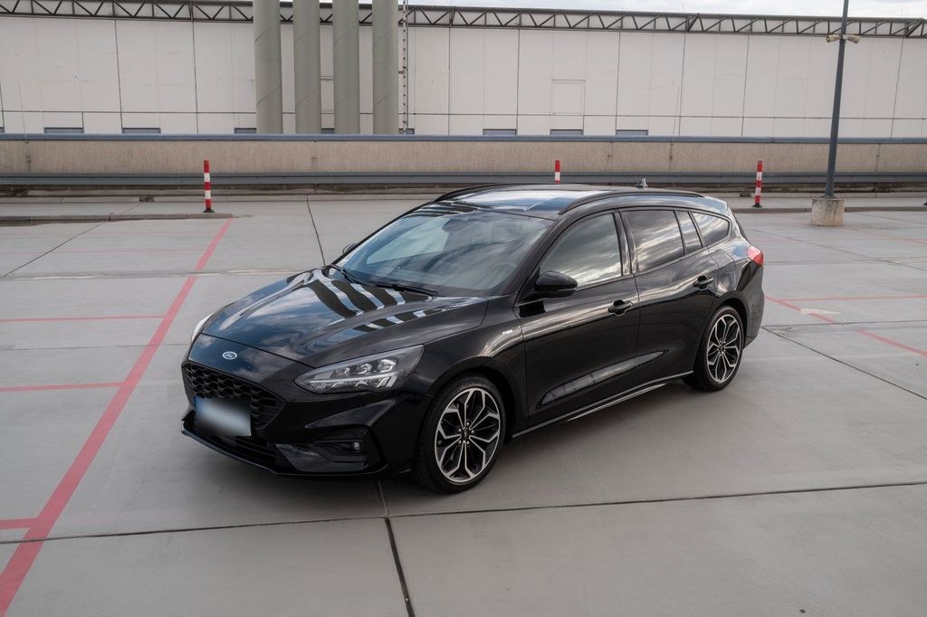 نمای دیگر فورد فوکوس تورنیر ST-Line 1.5 EcoBoost | ...