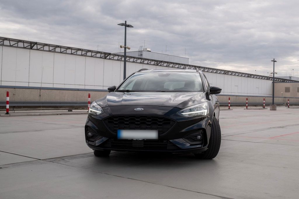 نمای دیگر فورد فوکوس تورنیر ST-Line 1.5 EcoBoost | ...