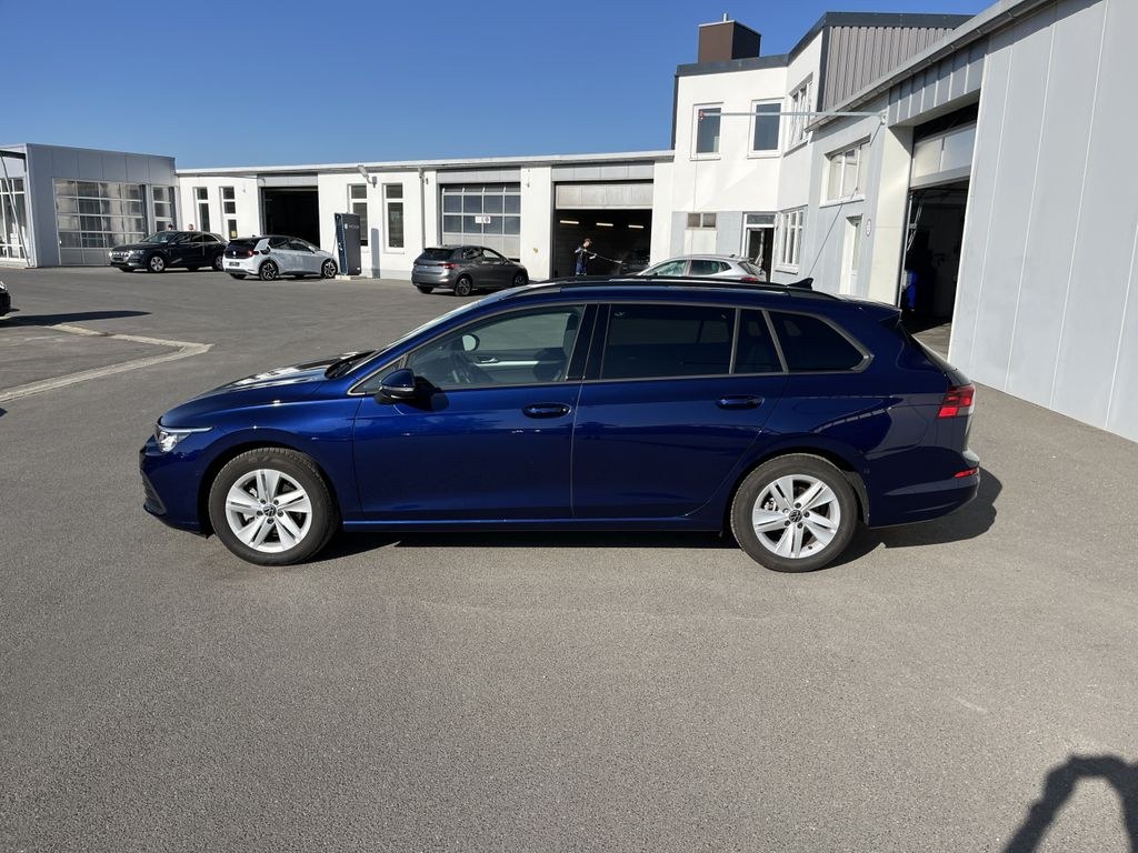 نمای دیگر فولکس واگن گلف واریانت 1.5 TSI DSG Life فاینانس 1.99% ناوی Tr