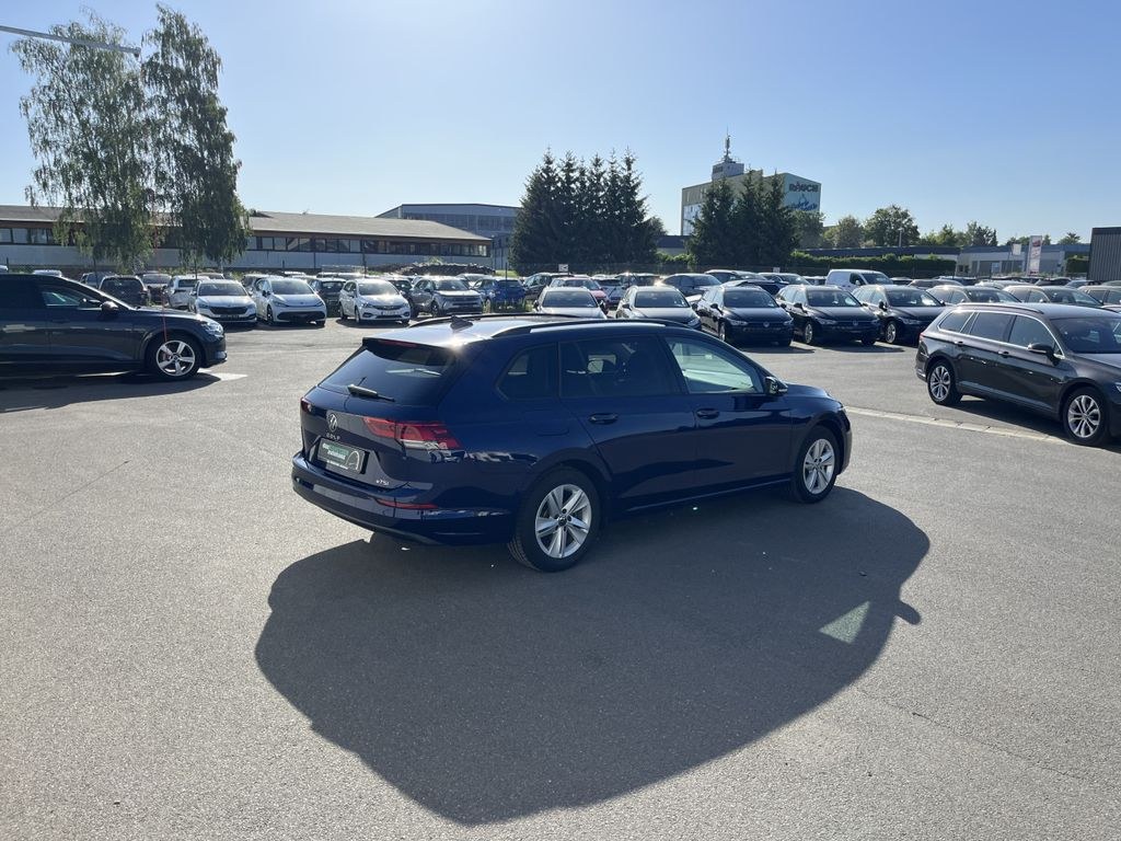 نمای دیگر فولکس واگن گلف واریانت 1.5 TSI DSG Life فاینانس 1.99% ناوی Tr