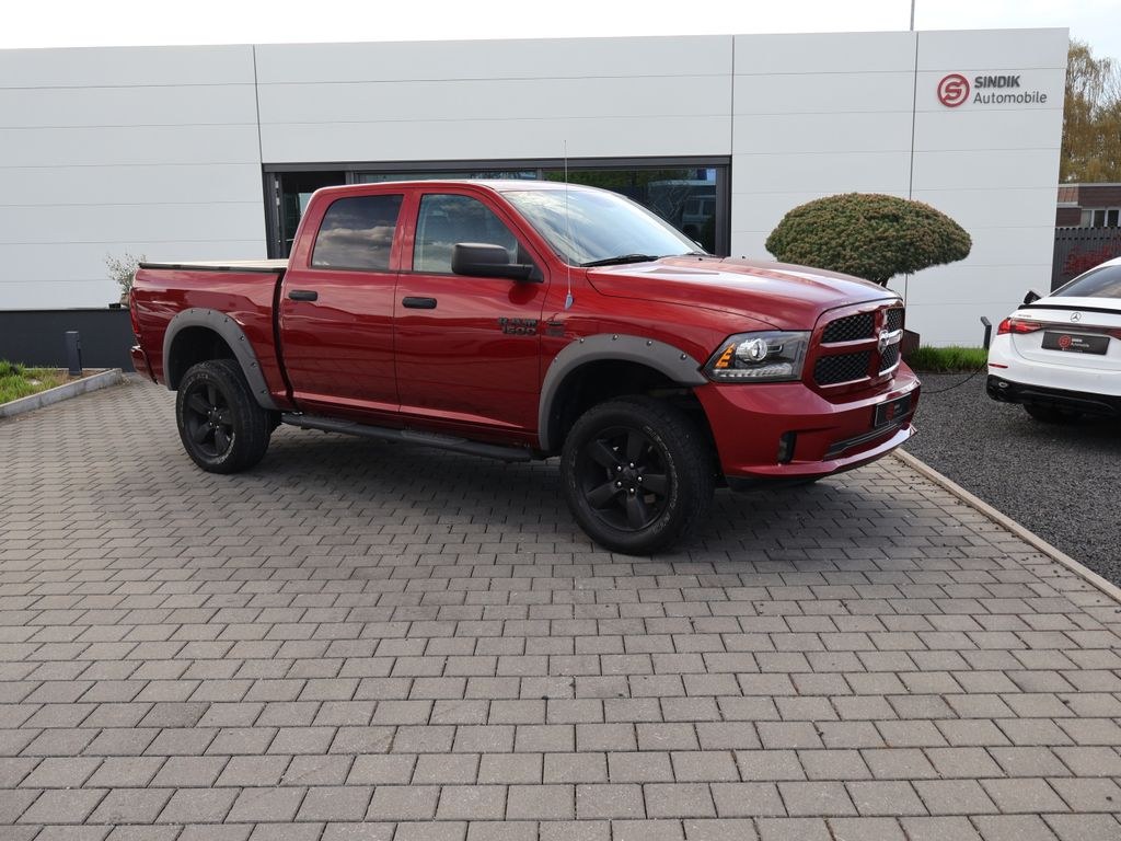 نمای دیگر دوج رام 5,7 V8 AWD گازسوز
