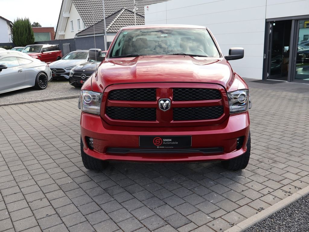 نمای دیگر دوج رام 5,7 V8 AWD گازسوز