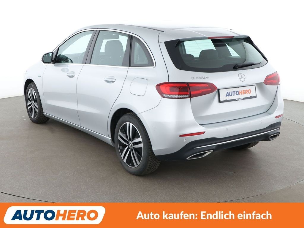 نمای دیگر مرسدس بنز B کلاس B 250e پروگرسیو