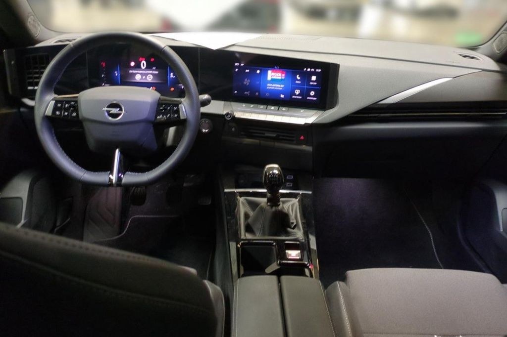 نمای دیگر اوپل آسترا ST 1.2T GS. AHK Matrix ناوی 360°دوربین SHZ