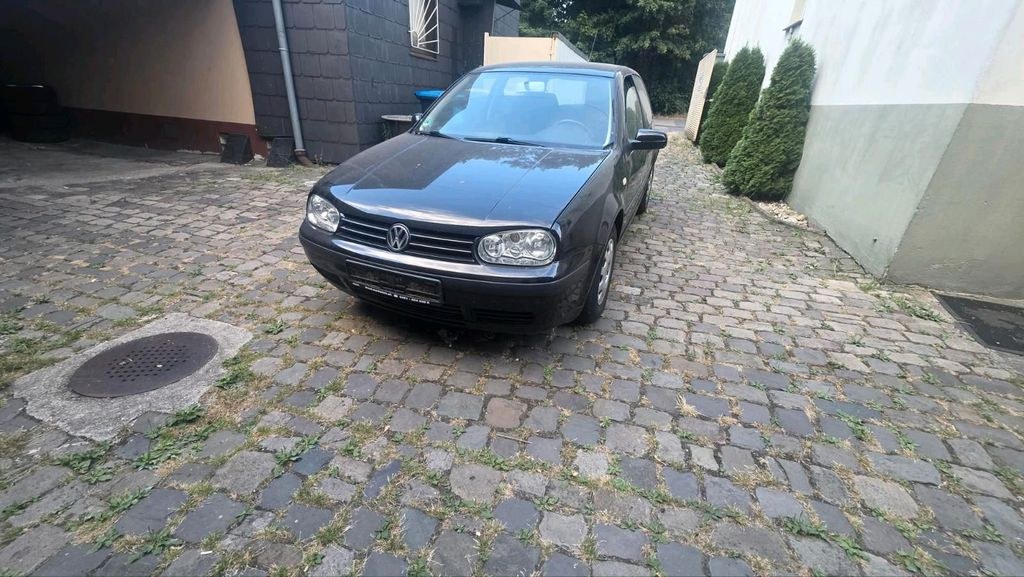 نمای دیگر فولکس واگن گلف 4 (1,6) 16 v TÜV نو !!!