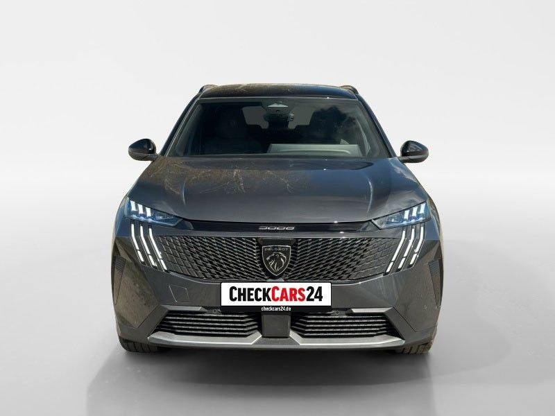 نمای دیگر پژو 5008 هیبرید 145 GT