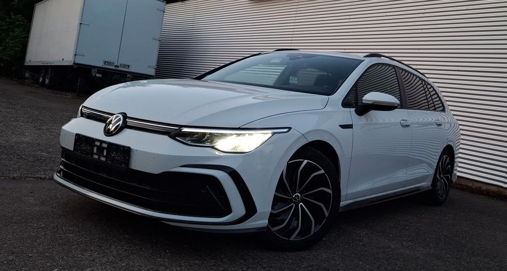 نمای دیگر فولکس واگن گلف 2.0 TDI SCR DSG 110kW R-Line واریانت R-Line