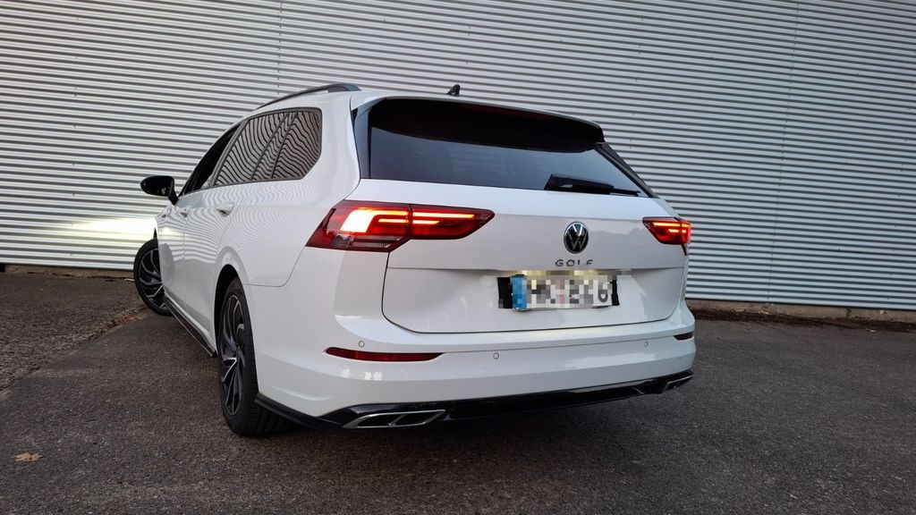 نمای دیگر فولکس واگن گلف 2.0 TDI SCR DSG 110kW R-Line واریانت R-Line